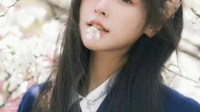 整点小抽象！糟糕，一不小心被捏扁了！ #被ai拿捏了#一种很新的po图方式#我收藏的秋天#看看你的秋