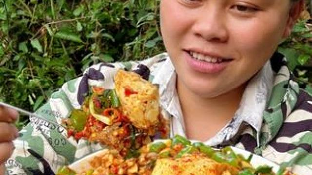 今天干完活做个香辣下饭菜，一人吃一大碗 #美食 #农村生活