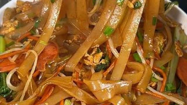 这样做的炒河粉，爽滑劲道，特别的好吃#炒河粉
