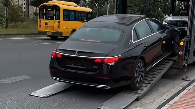 2024款奔驰E300L最新落地及车型配置参考详情