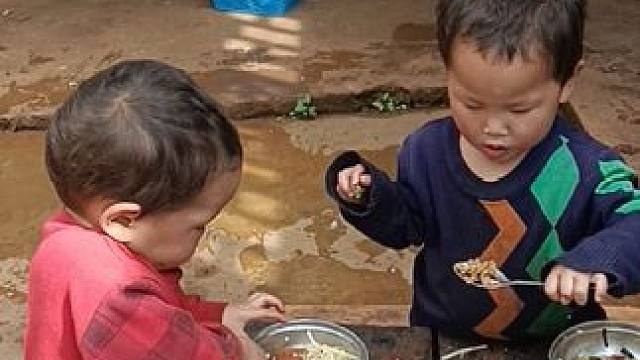 小双说被大双吃完了，生气了。#记录真实生活