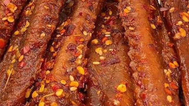 每一个都个大肉厚，肉质紧实有嚼劲，卤的还特别入味，追剧休闲吃真的很绝！#好吃到停不下来 #鸭翅 #零