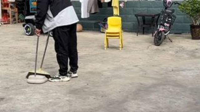 我给俺婶子买的洗衣液到了、给她送去 #农村日常