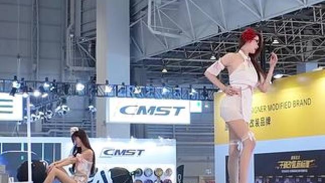 现在车模都发展成上车顶了？
#东莞ait #我与汽车的日常 #汽车文化 #车展现场 #车模