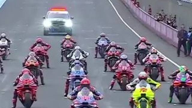 #motogp #摩托车比赛 #压弯 #93号马奎斯 #危险动作请勿模仿