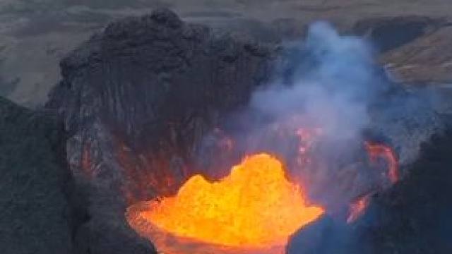 冰岛火山喷发 #国外视频分享 #火山喷发 #火山岩浆 #火山