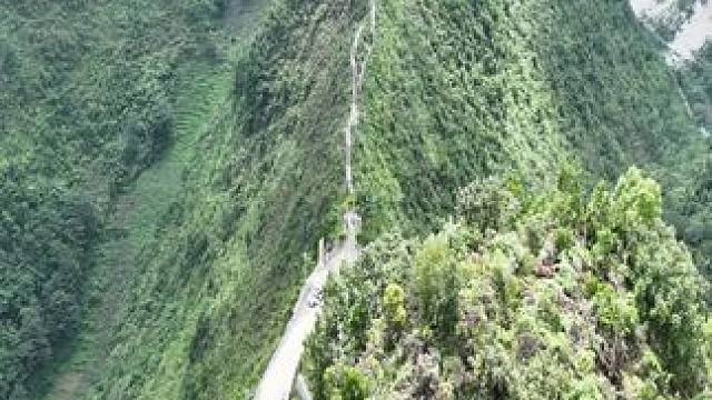 广西河池千山万弄之七百弄天上人间，堪称广西版长城！#旅行推荐官 #喀斯特地貌 #大自然的鬼斧神工