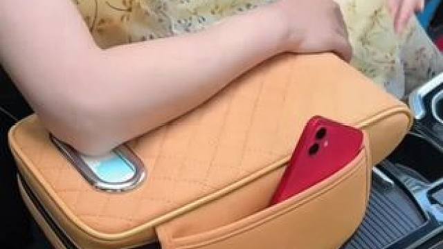 #超便宜超划算 #汽车扶手箱垫 也太好用了吧！加厚款增高扶手箱，#柔软舒适 还带纸巾收纳，美观实用上