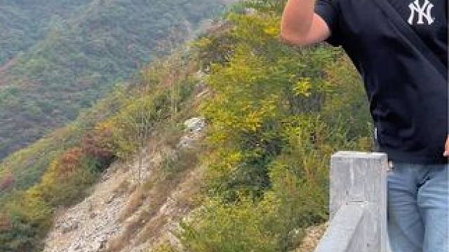 夹津口 #每一帧都是热爱 #把秋日落叶拍出氛围感 #给秋天点颜色看看 #到深蓝的天空下感受秋日 #河