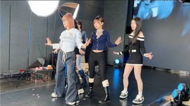 还得是这个曲子～#女团 #不齐舞团