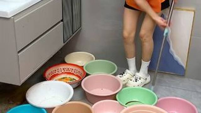 #兔耳脸盆架  可以收纳多个脸盆，家里的鞋刷都可以挂上去，还不占空间#免打孔  #小兔脸盆置物架