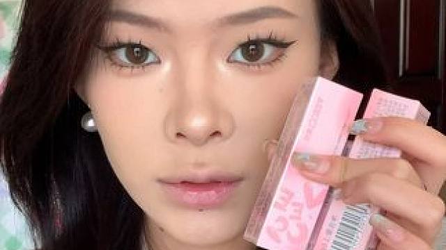 有些口红涂到嘴上那一秒 你就知道没选错！ #口红试色 #自然光 #唯资口红 #秋冬口红