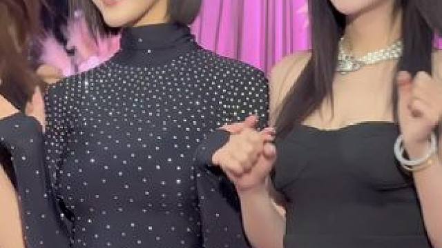 #美女模特 #完美身材 #大长腿 #秀场直击 #又美又飒