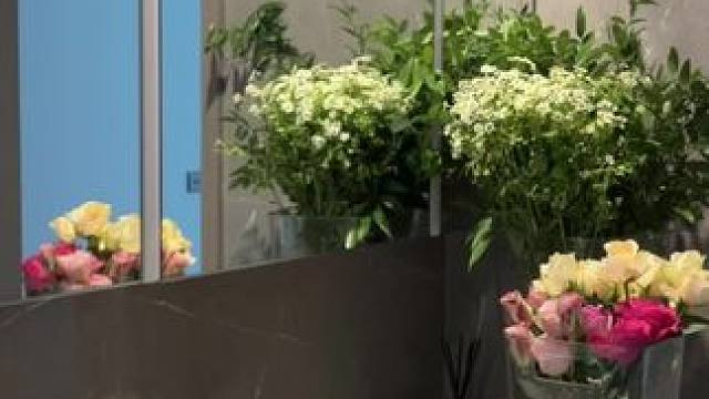 谁送花都浪漫 #王源 #醒花 #一束花的仪式感 #镜头是爱意的具象化 #每一帧都是热爱