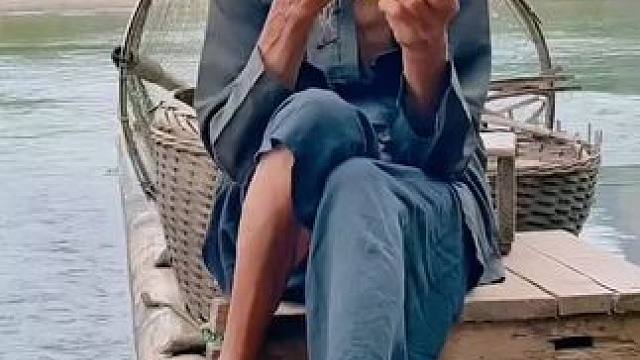 #山青水秀好风光游山逛水看风景 #就想在桂林看山山水水 #漓江渔翁