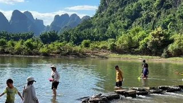 #山青水秀好风光游山逛水看风景 #就想在桂林看山山水水 #旅行推荐官