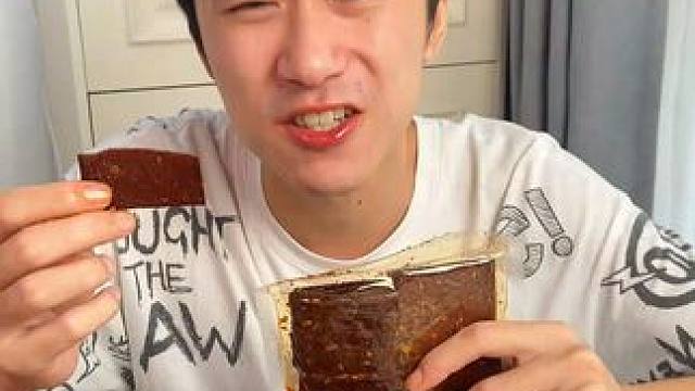 不愧是湖南同事推荐的零食，是真的辣！#零食推荐 #无辣不欢 #好吃到停不下来