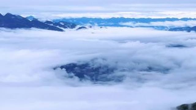 云起是仙境，云散是人间。愿你想要的都拥有，得到的都释怀#云海#云雾