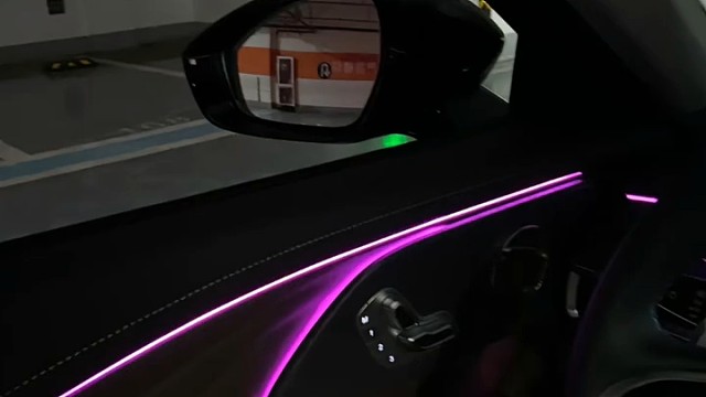 艾瑞泽8的内饰是前奔驰设计师设计的