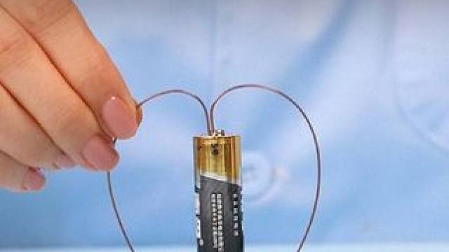 ，小实验，大道理。经常给孩子看这套漫画物理化百科书，不仅提升孩子科学思维，更能为以后打下坚实的物理化