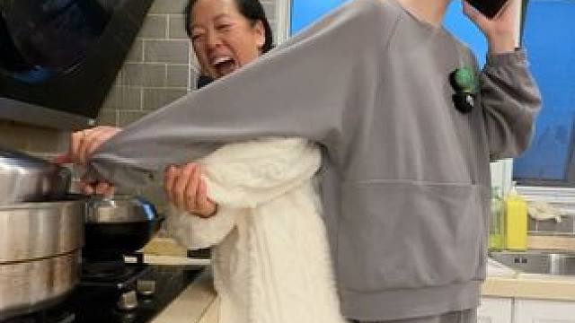 超雄妈妈和她的人机儿子 #搞笑 #日常