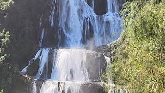 #瀑布 下了四百米陡峭的山 总算找到个好地方