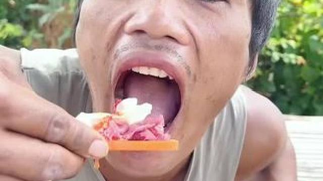 来来来来矮子来了 #我的乡村生活 #东南亚美食 #农村美食 #东南亚矮子