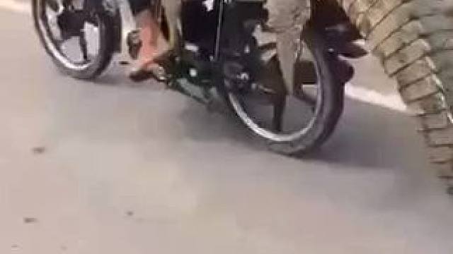 真皮座椅坐起来就是舒服 #危险动作请勿模仿