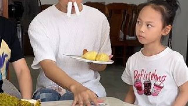 看来我女儿这回不敢再跟我较劲了吧 #搞笑家庭欢乐多 #漏风的小棉袄 #坑妈