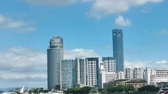 蓝天白云，碧海，风景美丽！#手机摄影 #厦门风景 #闽南语歌曲 。