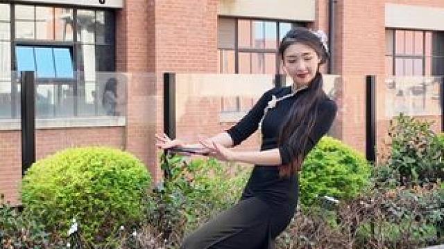 不到园林，怎知春色如许～#古典舞 #舞蹈 #爱舞蹈爱生活