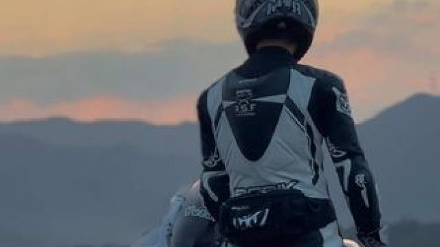 不知不觉已经到了要穿外套的季节#春风450sr #机车 #大眼骑行服