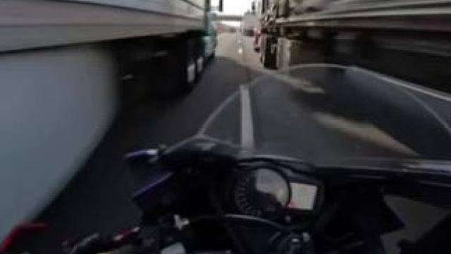 追风少年驾驶陵墓大R疯狂展示螺纹钢八字#机车