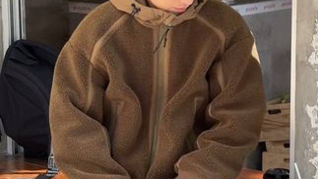 颗粒绒就是冬天的氛围感神器 #男生穿搭