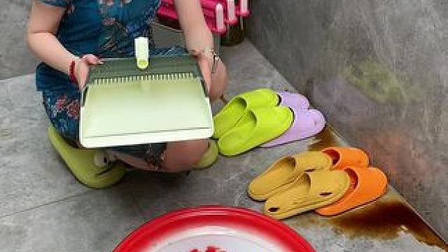 #可伸缩拖鞋架 ，凉鞋拖鞋用它收纳不占空间，还是个#可伸缩毛巾架 ，卫生间干净整洁多了#免打孔 #实