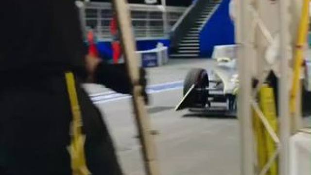 你的换胎过于松弛，但是视频变速和剪辑弥补了这一点 #赛车 #FE电动方程式