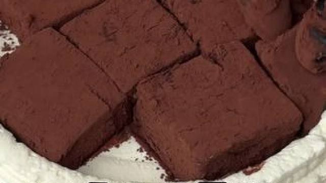 可可粉巧克力奶冻不要太好吃！！
各位天蝎座请查收你的蛋糕啦～
#蛋糕制作 #沉浸式 #沉浸式做蛋糕