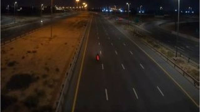 老外展现八字时刻 休闲骑行#摩托车