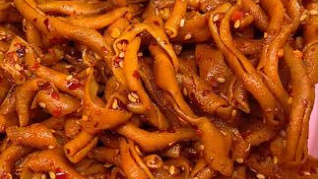 没来过湖南的也一定要试试这个湖南的香辣鸭肠，又香又辣巨好吃#好吃到停不下来 #无辣不欢 #鸭肠