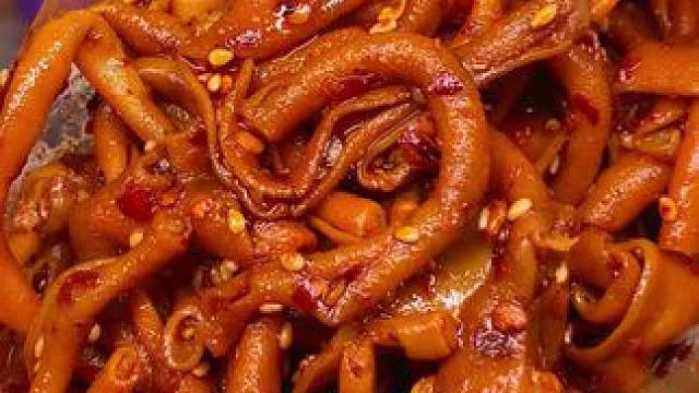 一口下去QQ弹弹，卤的特别入味，香香辣辣的真的太上头了#好吃到停不下来 #妈呀太香了 #解馋