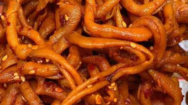 一口下去QQ弹弹，卤的特别入味，香香辣辣的真的太上头了#好吃到停不下来 #妈呀太香了 #无辣不欢