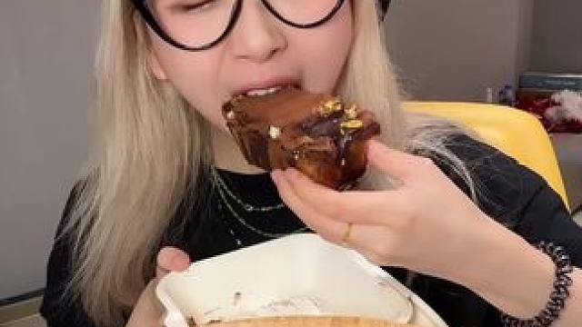 这些巧克力甜品不吃一次真的……#零食推荐 #巧克力控 #好吃到停不下来 #甜品治愈一切 #巧克力零食