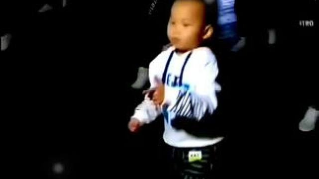 #萌娃跟着音乐的节奏跳舞嗨起来你们喜欢吗 #萌娃跳舞 #这样的萌娃跳舞你们喜欢吗