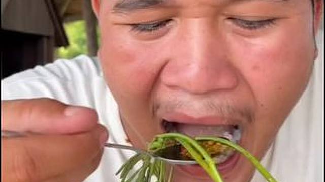 东南亚地包天来了 #东南亚美食 #农村生活 #原始美味