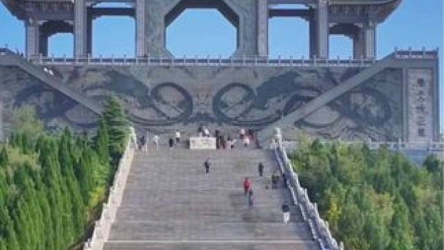 一不留神竟然到了“南天门”，原来神话传说里的南天门竟然是真实存在的，也是海市蜃楼中频繁出现的场景，导