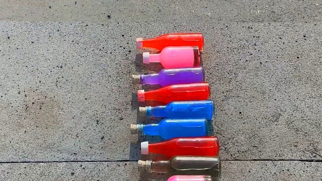 楼梯滚瓶子爆破解压时刻