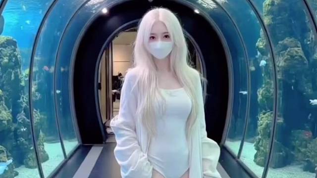 ❀