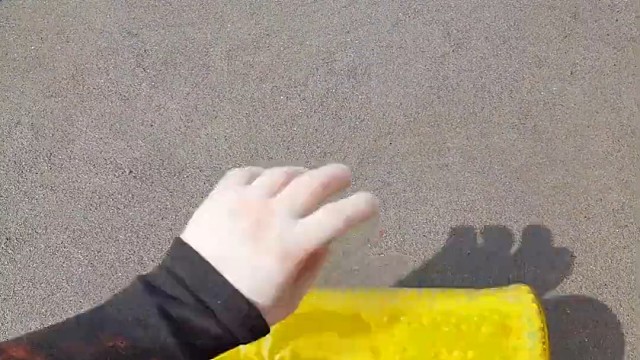 楼梯滚瓶子爆破解压时刻