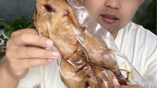 看颜色应该不是正宗南京酱鸭子吧！ #揭秘 #打假 #试吃 #超便宜超划算