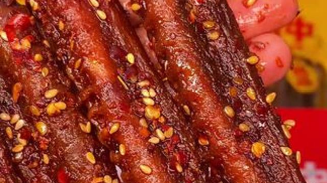 一口下去嚼劲十足，爆辣过瘾，卤的特别入味#好吃到停不下来 #解馋 #零食推荐